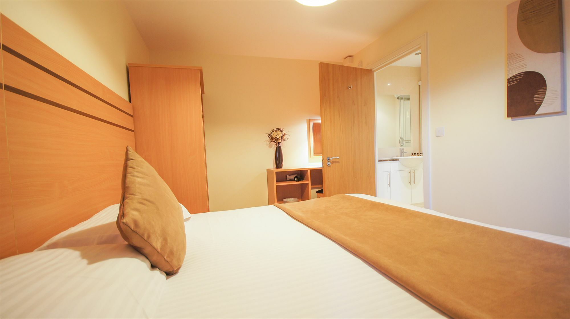 Crompton Court Apartments London Eksteriør bilde